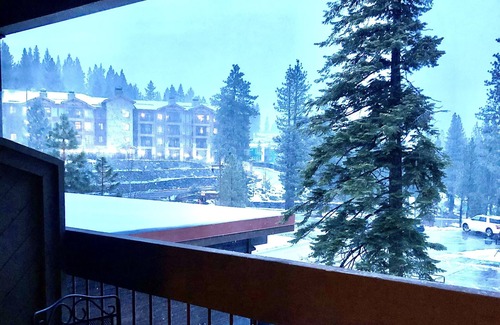 Truckee Condominio | Hotel Room in Lower Village at Northstar steps from Gondola