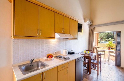 Messonghi Apartamento | Hotel Rossis
