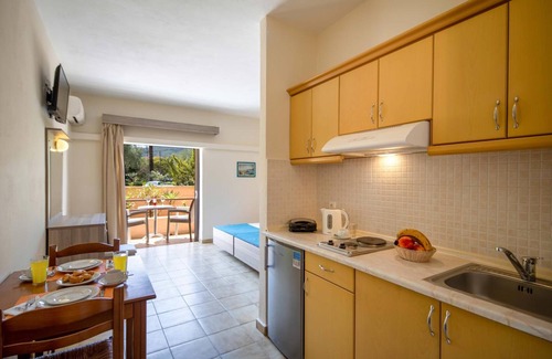 Messonghi Apartamento | Hotel Rossis