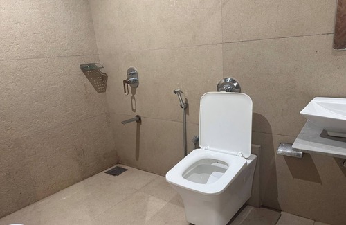 Kurla West Hotel | Hotel Royal Bkc