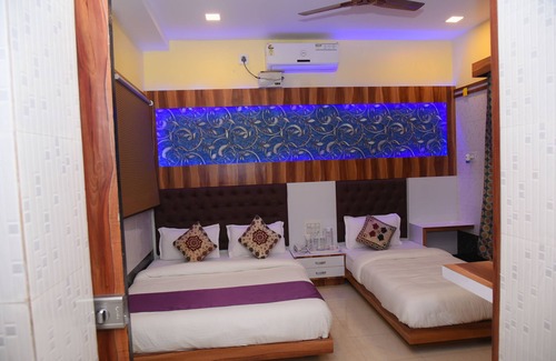 Mangalore Cabina | Hotel Royal Inn