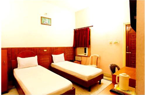 Bhubaneshwar Apartamento | Hotel Royal-INN Near Railway Station with Best Price