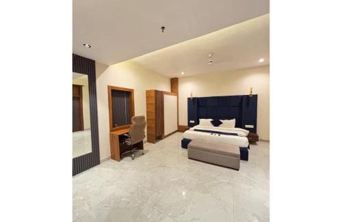 Faizabad Casa | Hotel Royal Palm Inn होटल रॉयल पाम इन्न