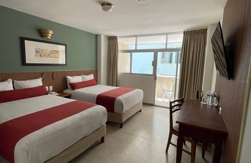 Ricardo Flores Magon Hotel | Hotel Royalty