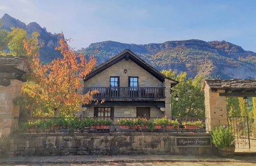 Santa Cruz de la Seros Casa | Hotel Rural El Mirador de los Pirineos