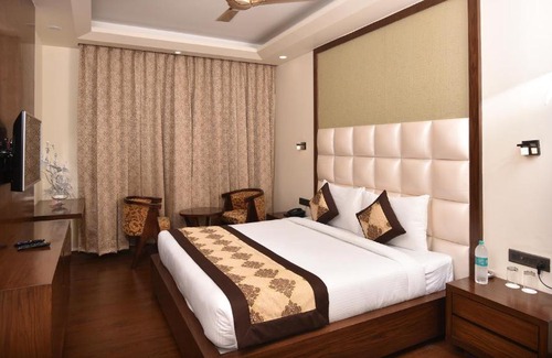 Tonk Road Hotel | Hotel S K Grand