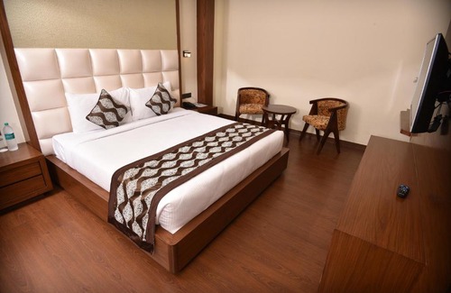 Tonk Road Hotel | Hotel S K Grand