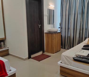 Shirdi Hotel | Hotel Sai Maa
