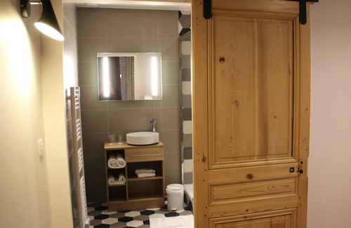 1st Arrondissement Hotel | Hotel Saint Vincent