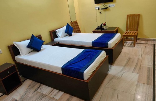 Rajgir Cama Y Desayuno | HOTEL SAKET PALACE