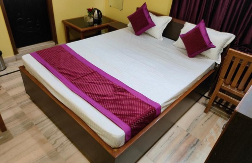 Rajgir Cama Y Desayuno | HOTEL SAKET PALACE