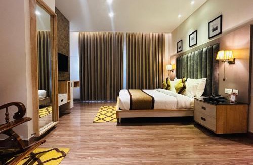 Gurugram Hotel | Hotel Sakura Gold