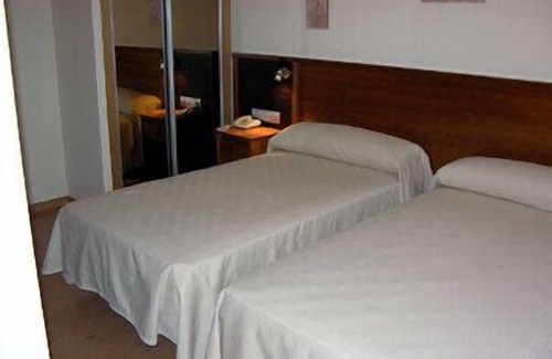 San Cibrao Das Viñas Hotel | Hotel San Cibrao