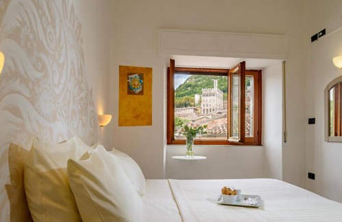 Gubbio Hotel | Hotel San Francesco e il lupo