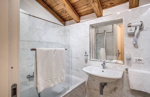 Rione III Colonna Hotel | Hotel San Silvestro