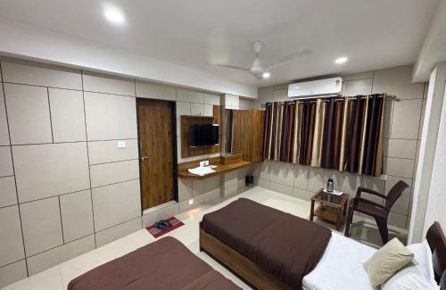 Ahmedabad Hotel | Hotel Sanmati