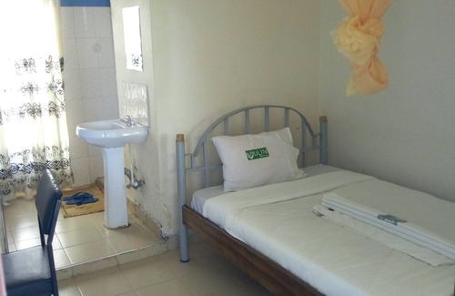 Webuye Cama Y Desayuno | hotel satelite view