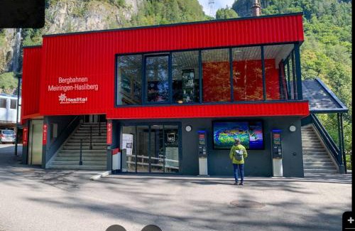 Meiringen Hotel | Hotel Sherlock Holmes & Restaurant "200 m Gondola to Hasliberg Ski"