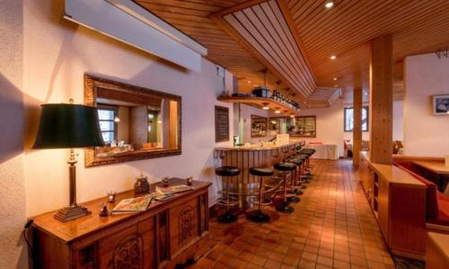 Meiringen Hotel | Hotel Sherlock Holmes & Restaurant "200 m Gondola to Hasliberg Ski"
