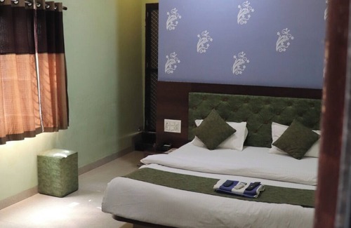 Maheshwar Hotel | Hotel Shivalay Palace