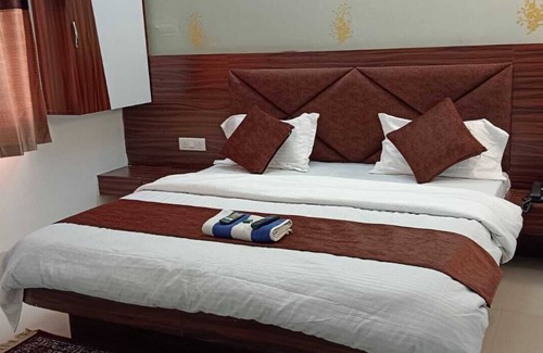 Maheshwar Hotel | Hotel Shivalay Palace