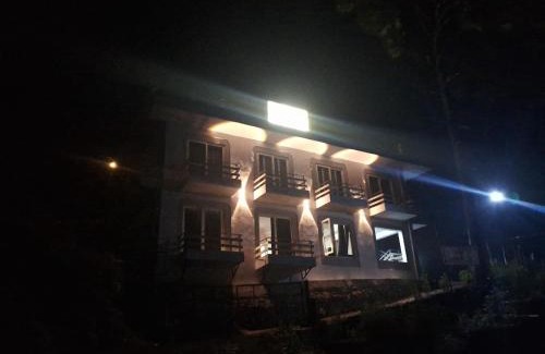 Lansdowne Hotel | Hotel Shivansh
