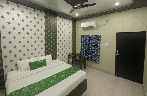 Varanasi Hotel | HOTEL SHIVAYY MAJESTIC - BHU Sundarpur Road 3km from KASHI VISHWANATH TEMPLE