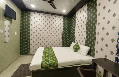 Varanasi Hotel | HOTEL SHIVAYY MAJESTIC - BHU Sundarpur Road 3km from KASHI VISHWANATH TEMPLE