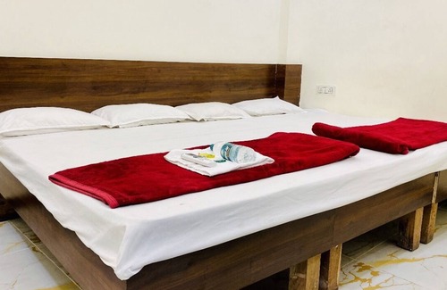 Ujjain Hotel | Hotel Shree Gajanand Palace