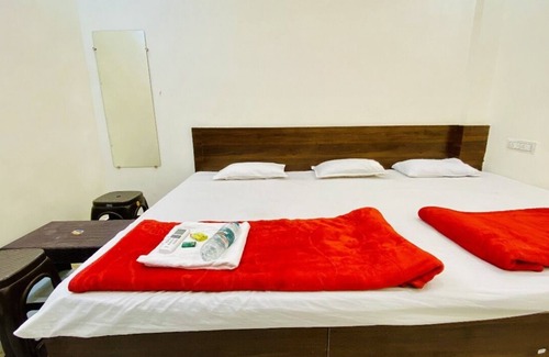Ujjain Hotel | Hotel Shree Gajanand Palace
