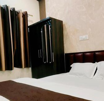 Faizabad Casa | HOTEL SHRI RAGHAV JI INN guest house near Mandir Beniganj Road Ayodhya Dham