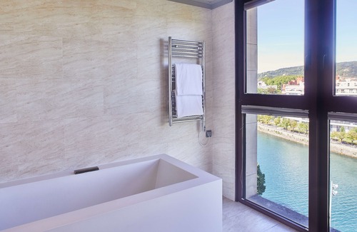 San Sebastian Centro Hotel | Hotel Silken Amara Plaza