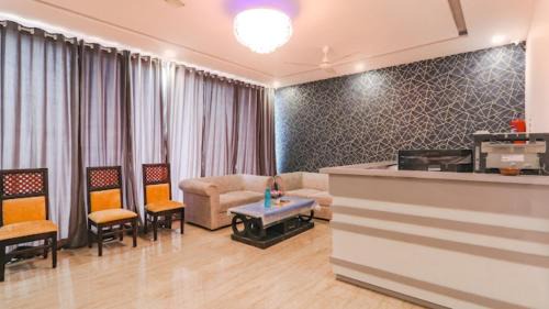 Gomti Nagar Hotel | HOTEL SILVER STONE INN