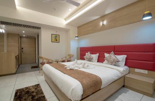 Ahmedabad Hotel | HOTEL SILVERA GRAND