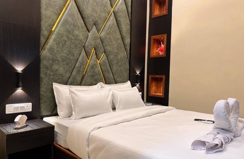 Vile Parle Hotel | Hotel Sky Suites-Sahar Cargo