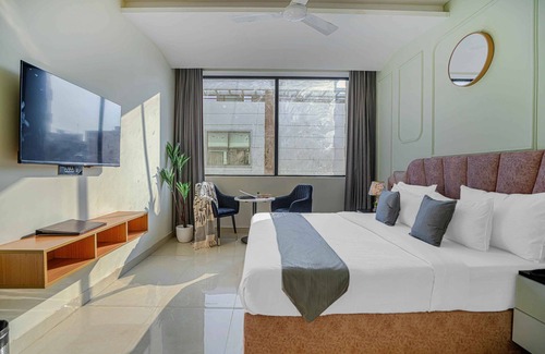 Zirakpur Hotel | Hotel Sky View - Zirakpur, Chandigarh