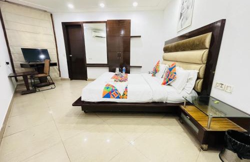 Malviya Nagar Cama Y Desayuno | Hotel Smart Stay - Near Malviya Nagar Metro Station