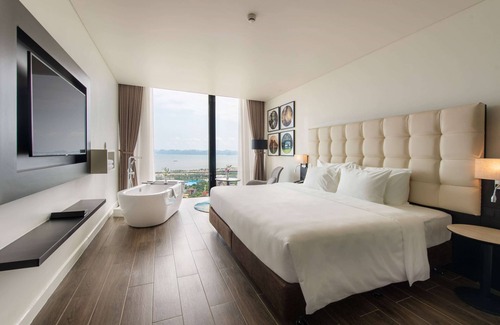 Bai Chay Hotel | Hotel Soleil Ha Long, Trademark Collection by Wyndham