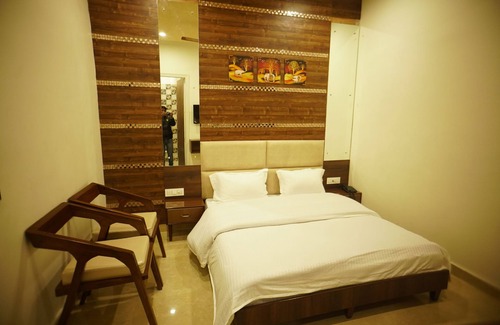 Jagadhri Hotel | HOTEL SOLUXE
