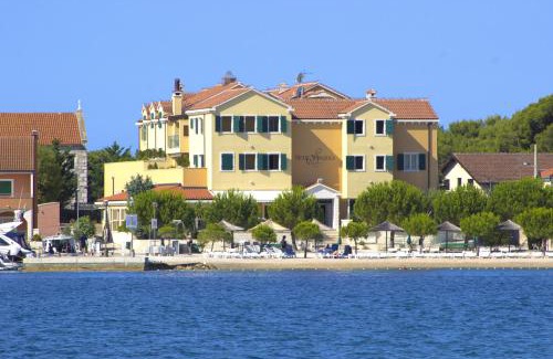 Krapanj Hotel | Hotel Spongiola