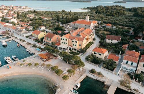 Krapanj Hotel | Hotel Spongiola