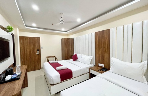 Varanasi Hotel | Hotel SRK - near Temple