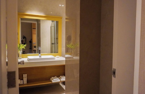 Legazpi Hotel | Hotel St Ellis