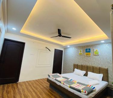 Maheshwar Casa | Hotel StayMore Premium Rooms and AC dorms