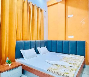 Maheshwar Casa | Hotel StayMore Premium Rooms and AC dorms