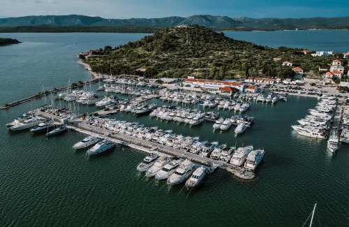 Murter Hotel | Hotel Stomorin-Marina Hramina