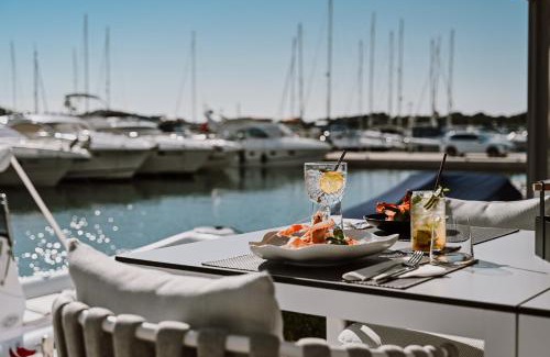 Murter Hotel | Hotel Stomorin-Marina Hramina