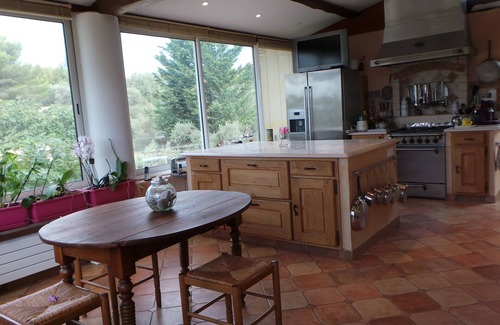 La Fare-les-Oliviers Villa | HOTEL-STYLE VACATIONS