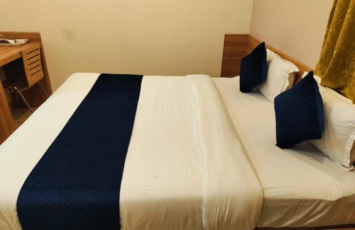 Hyderabad Hotel | Hotel Subrub central- Birla Mandir
