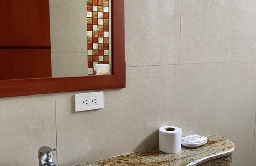 Simón Bolívar Hotel | Hotel Suites Guayaquil